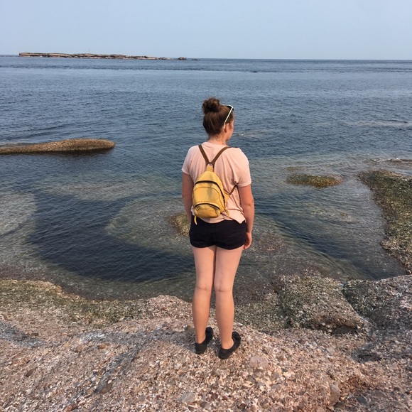 Meet your Posher, Elodie - Picture 1 of 1